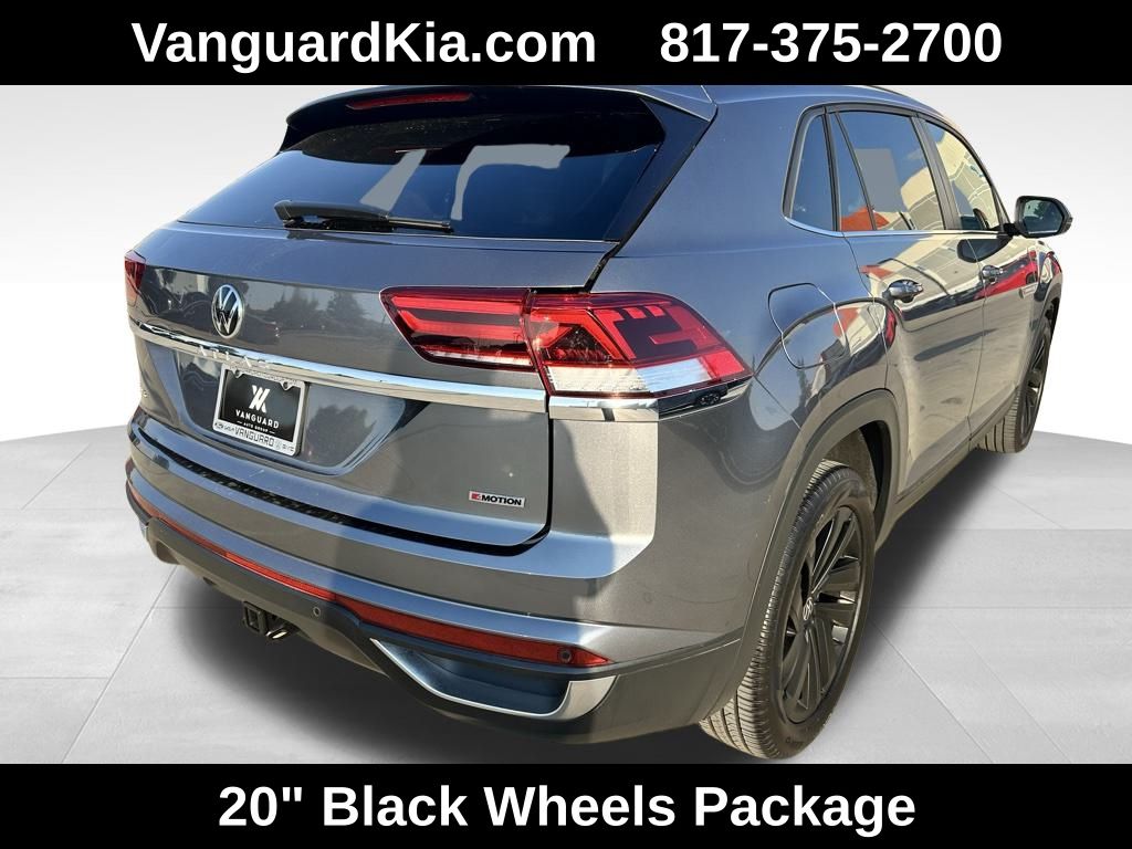2021 Volkswagen Atlas Cross Sport V6 SE Technology photo 3