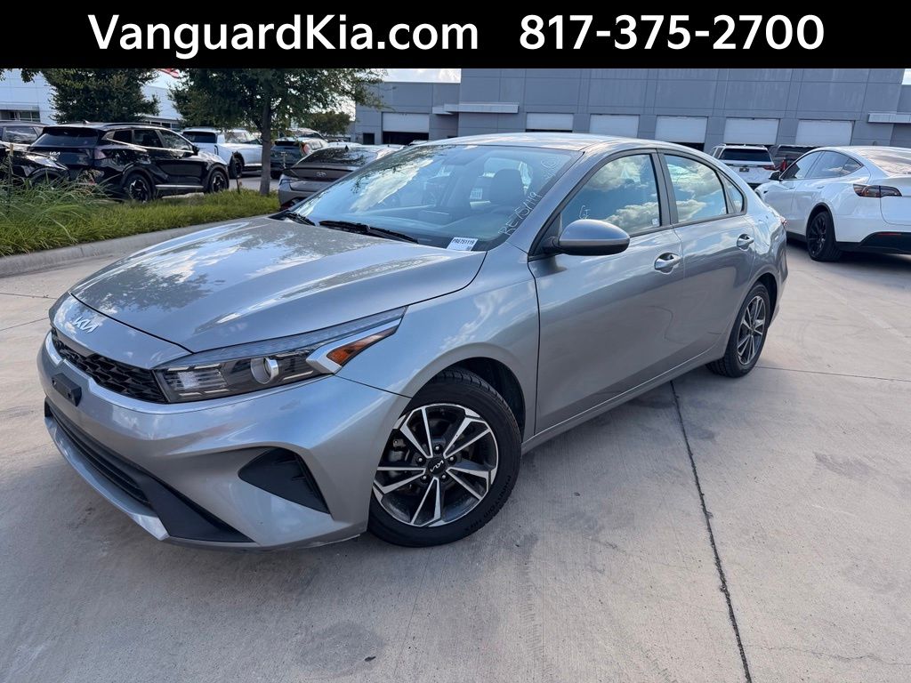 2024 Kia Forte LXS AT's photo
