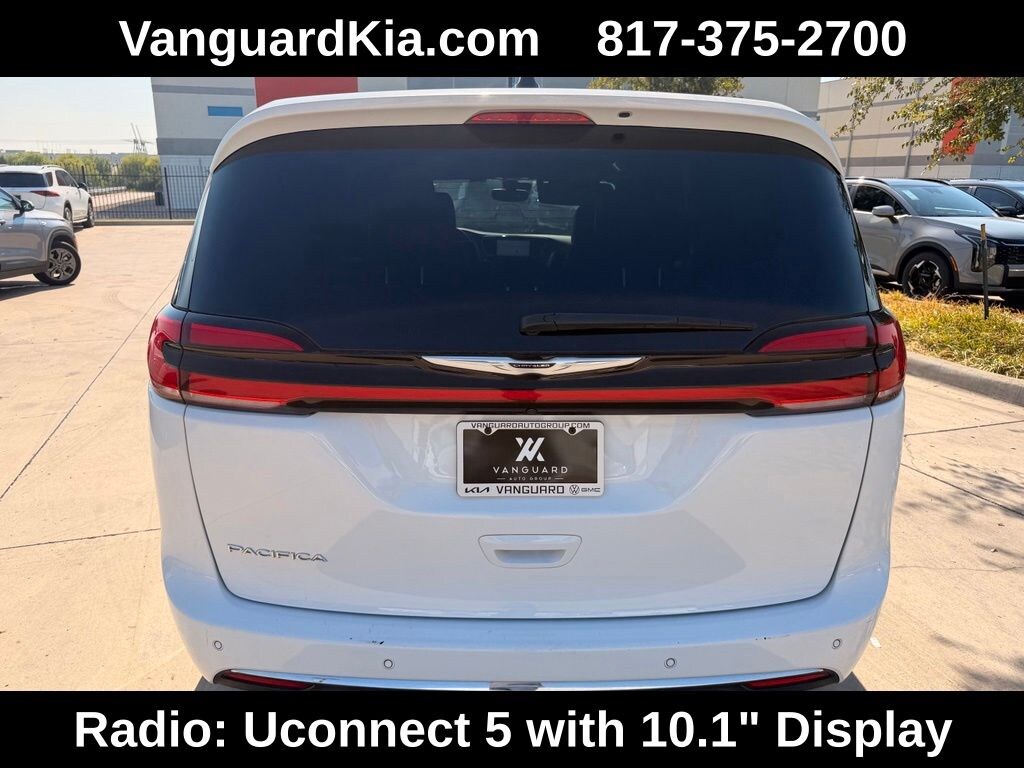 Used 2025 Chrysler Pacifica Select Minivan/Van