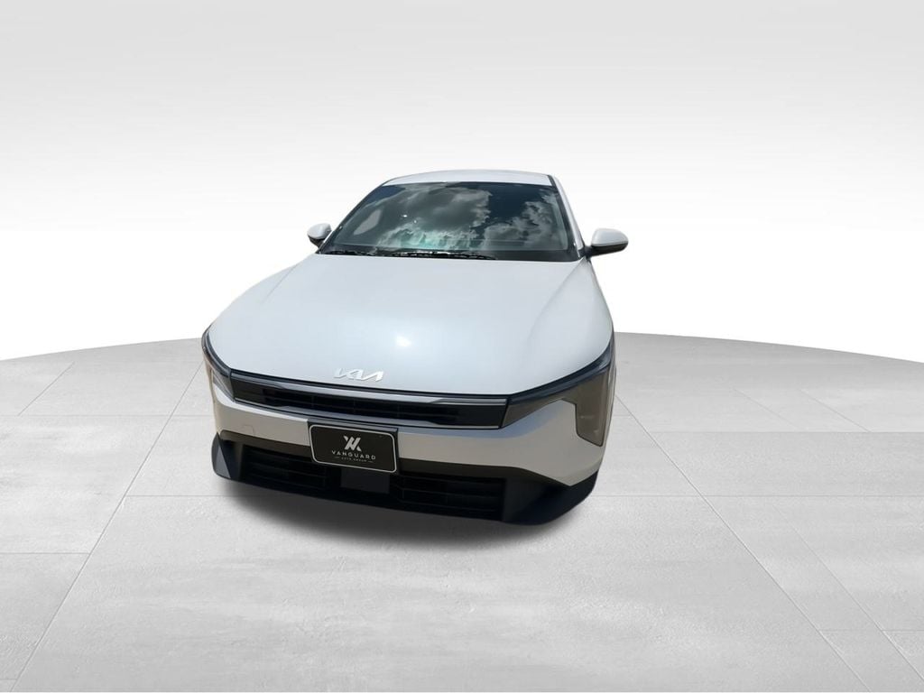 New 2025 Kia K4 LXS Sedan