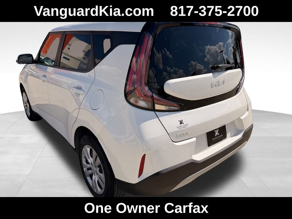 2023 Kia Soul LX photo 2