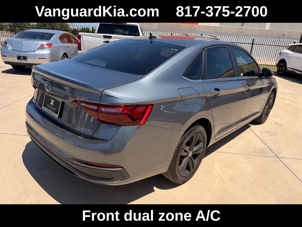 Used 2024 Volkswagen Jetta 1.5T SE Sedan