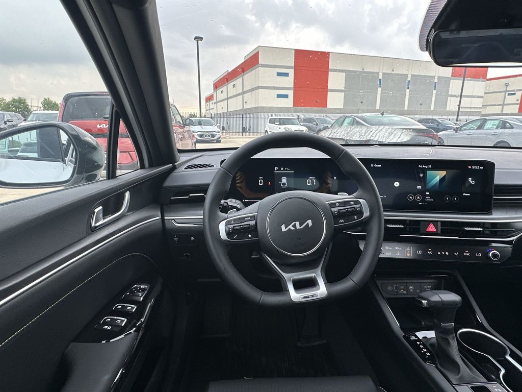 2026 Kia K5 GT - Photo 12