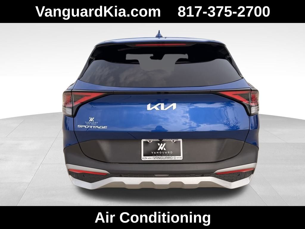 2023 Kia Sportage EX photo 3