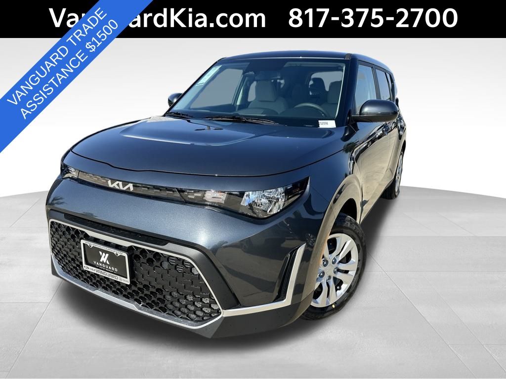 2025 Kia Soul LX's photo
