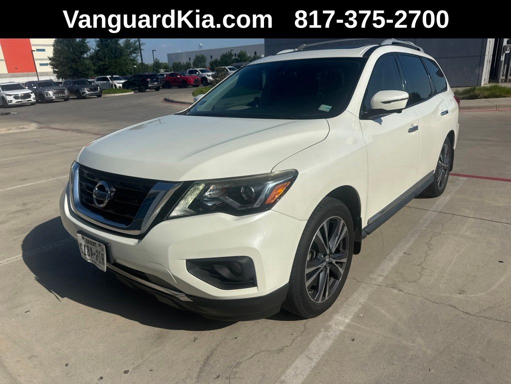 2017 Nissan Pathfinder Platinum 4WD's photo