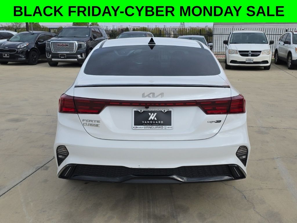 2023 Kia Forte GT-Line photo 4