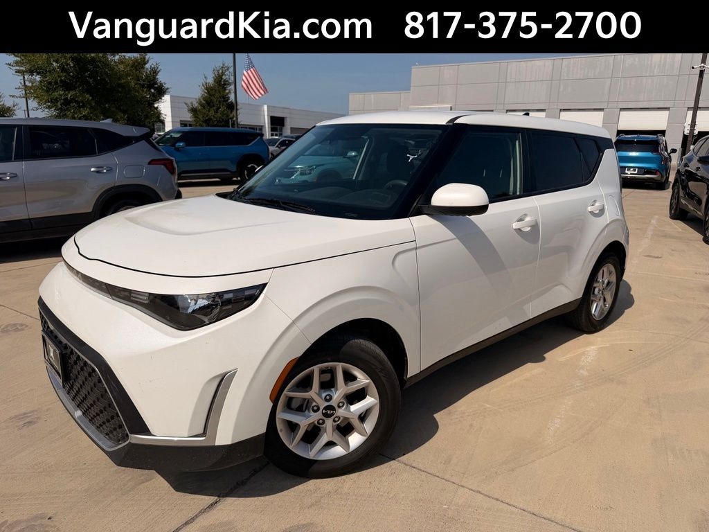 Certified 2025 Kia Soul LX Tech PKG Hatchback