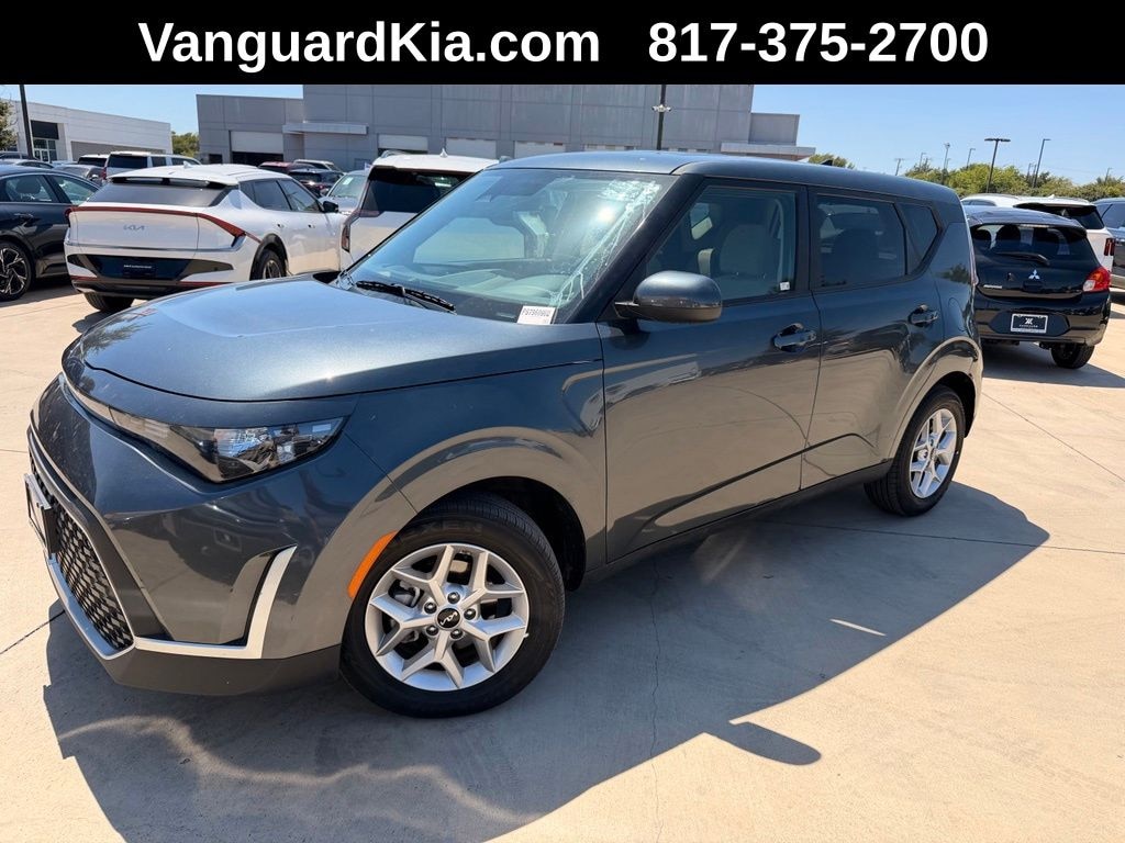 Used 2025 Kia Soul LX Hatchback