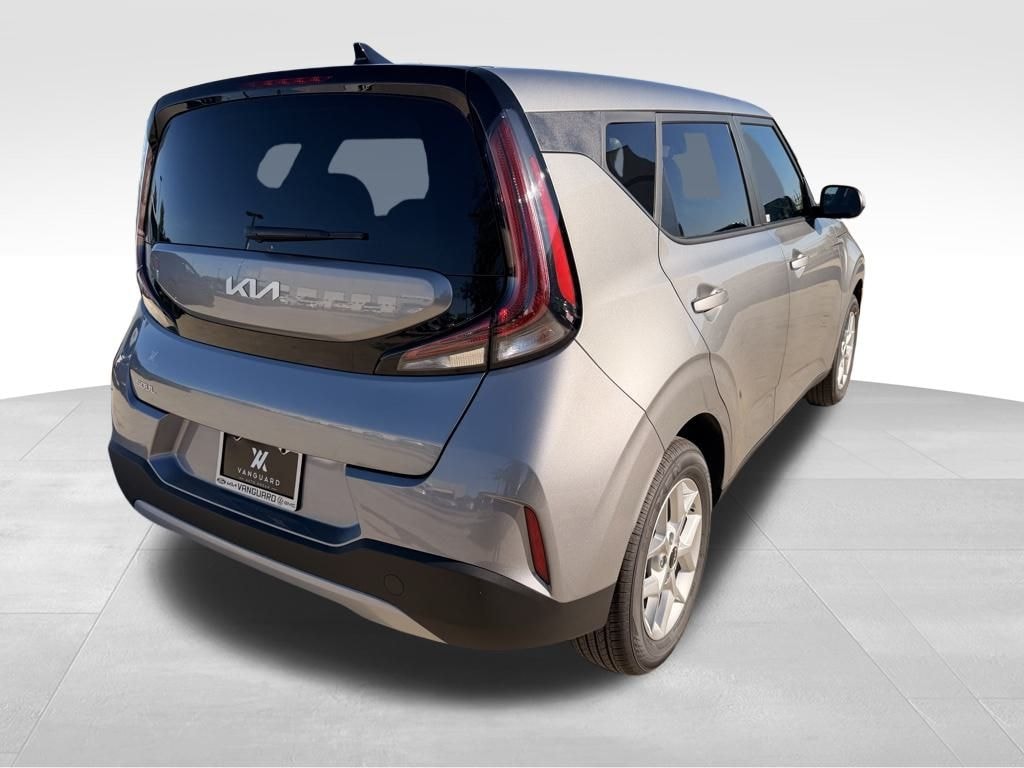 New 2025 Kia Soul LX Hatchback
