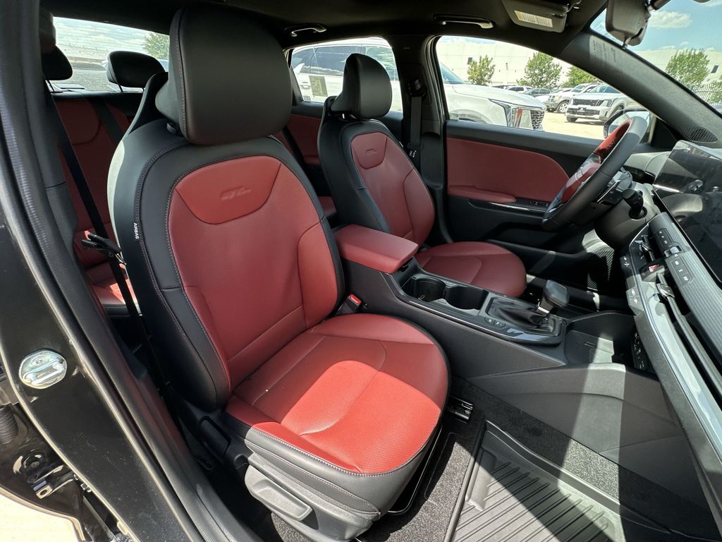 2025 Kia K4 GT-Line Turbo - Photo 29