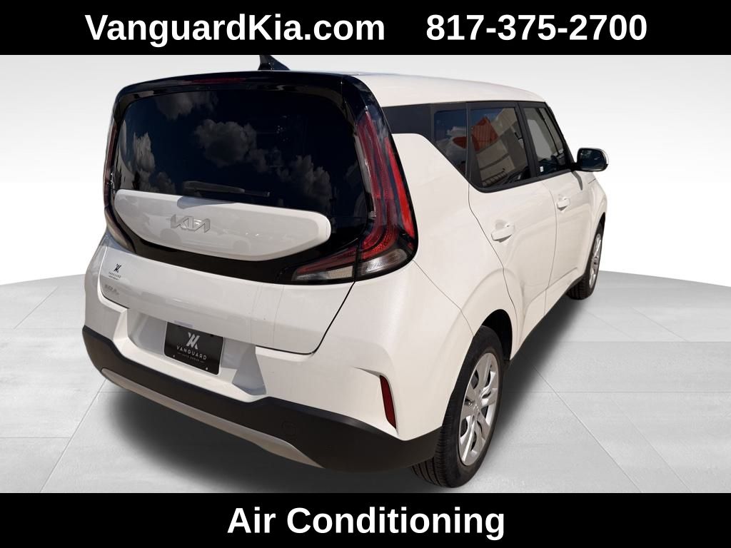 2023 Kia Soul LX photo 4