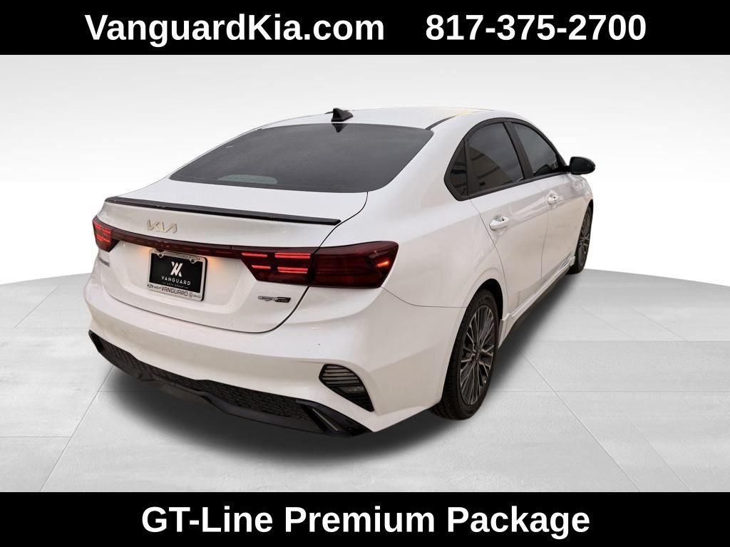 2024 Kia Forte GT-Line photo 4
