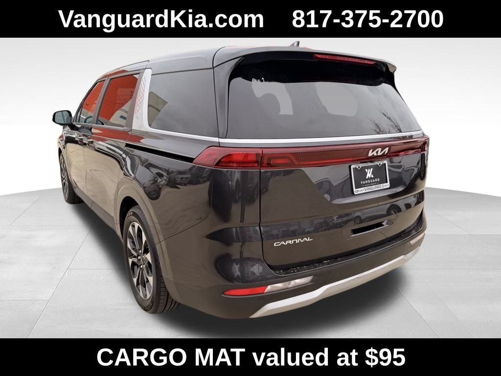 Used 2024 Kia Carnival EX Minivan/Van