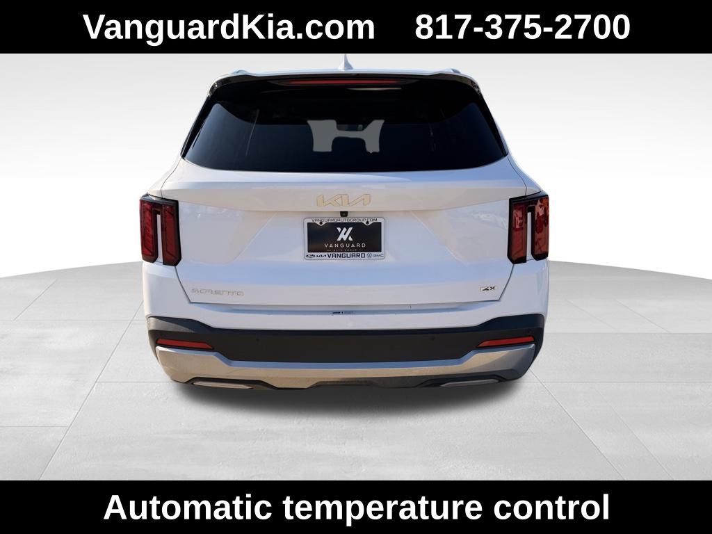 2024 Kia Sorento S photo 3