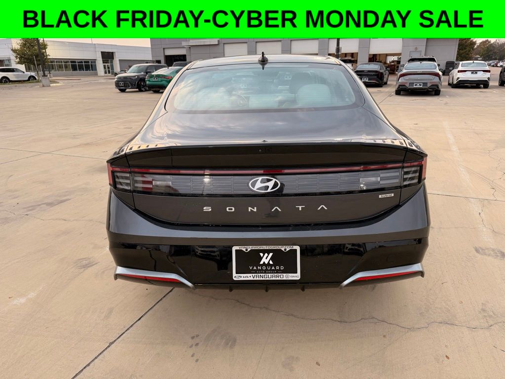 2024 Hyundai Sonata Hybrid SEL photo 2