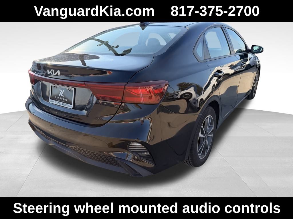2023 Kia Forte LXS photo 4