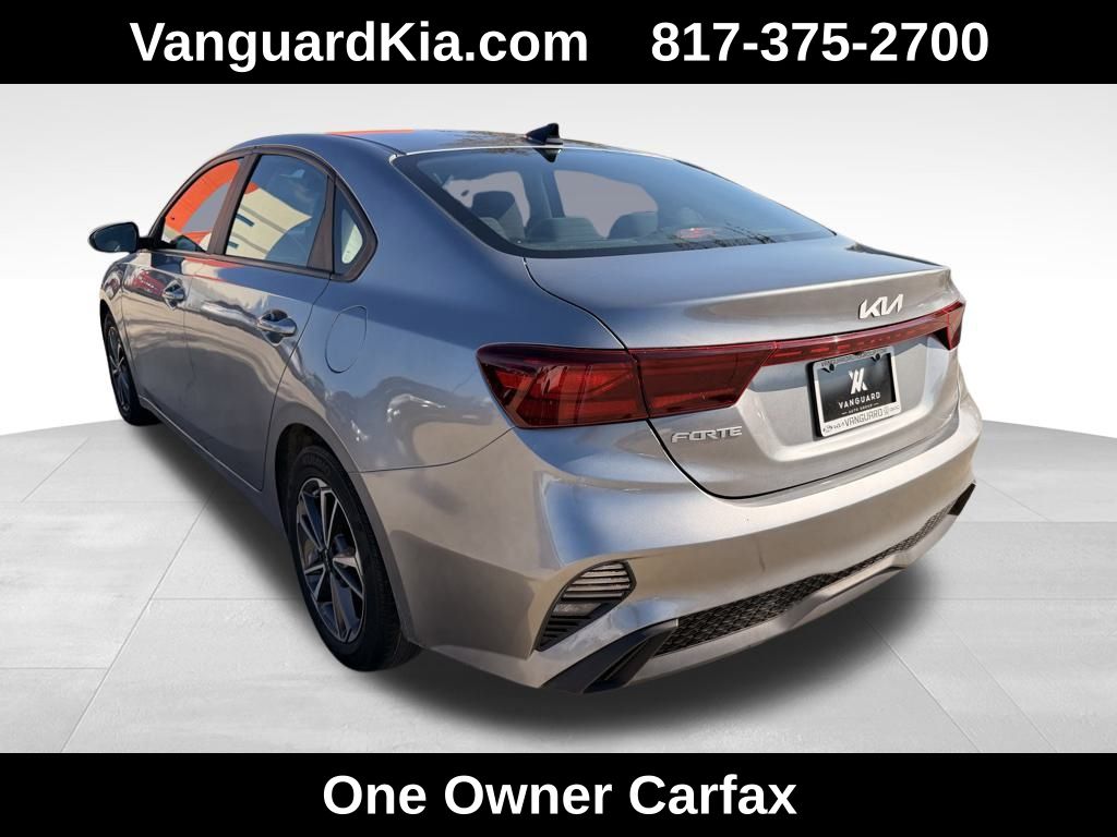 2022 Kia Forte LXS photo 2