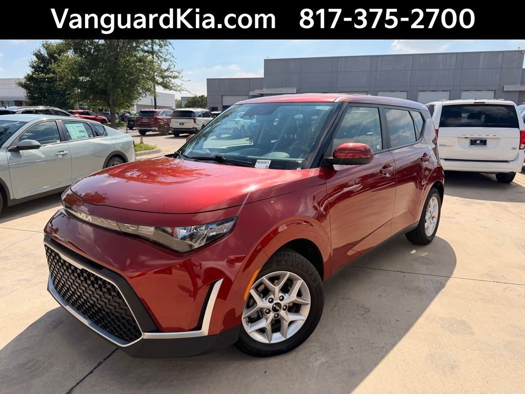 2025 Kia Soul 2.0L LX IVT's photo