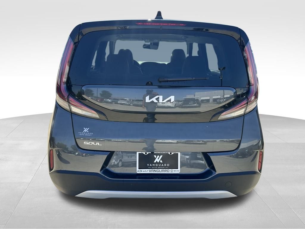 2025 Kia Soul LX photo 3