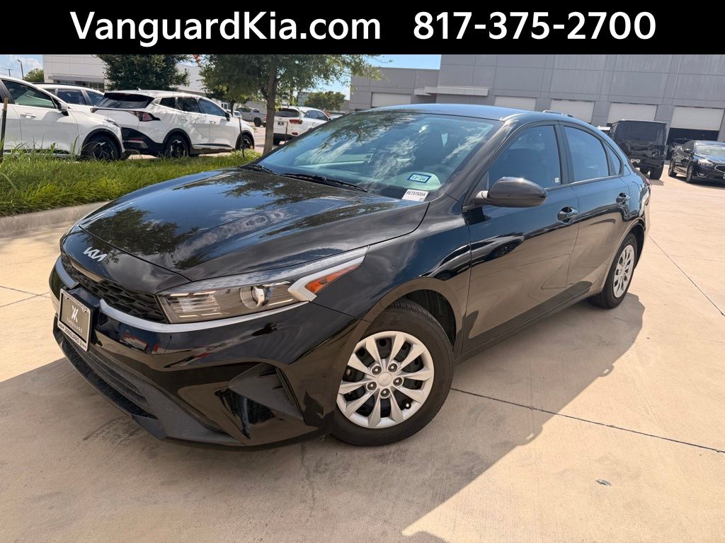 2024 Kia Forte LX AT's photo