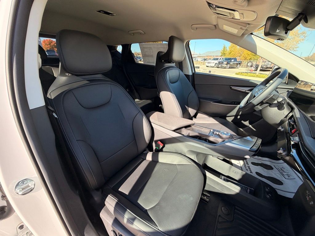 2025 Kia EV6 Wind - Photo 26