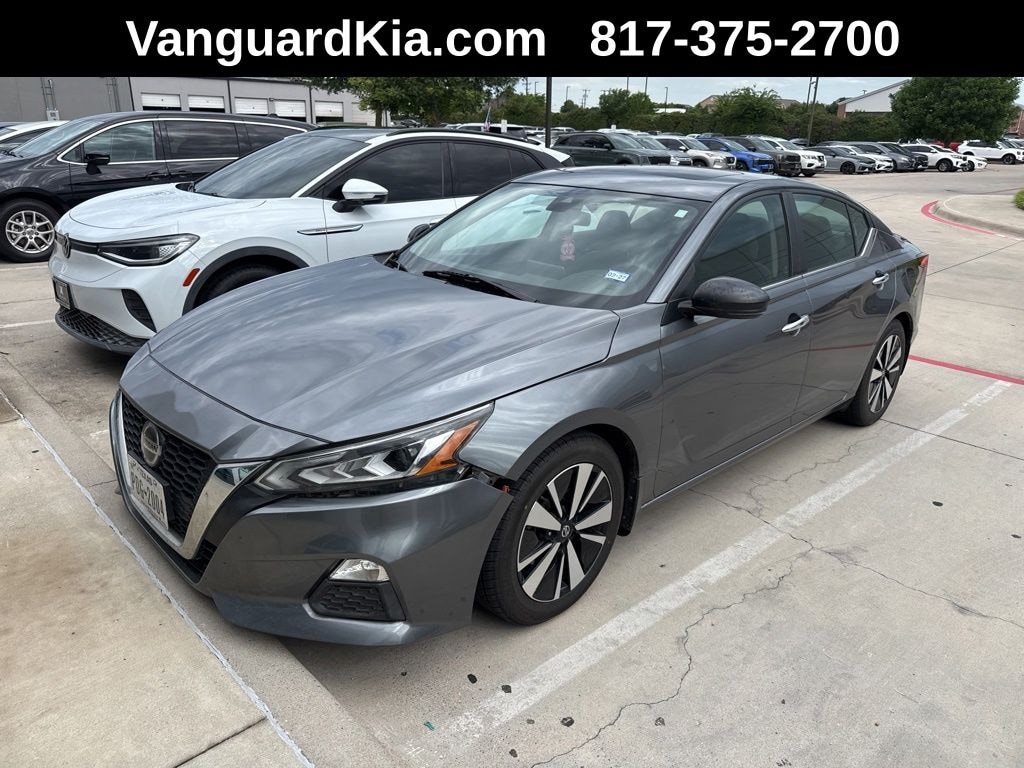 Used 2021 Nissan Altima 2.5 SV Prem PKG Sedan