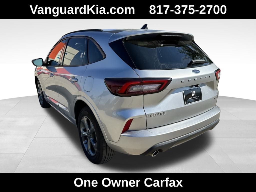 2024 Ford Escape ST-Line photo 2