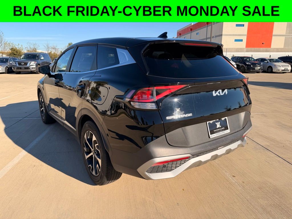 2023 Kia Sportage EX photo 2