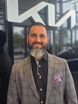 Staff member Jason Villa from ID_87180bafc401