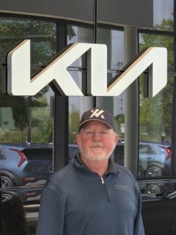 Staff member George Paschall from ID_1fa462ef3fe9