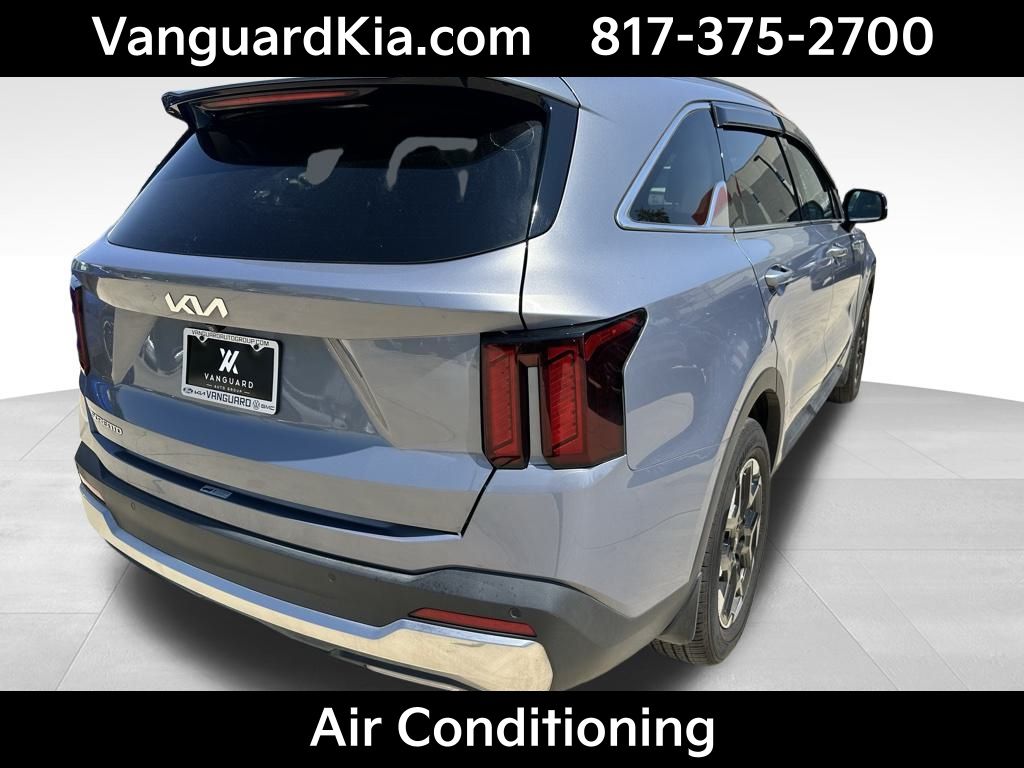 2024 Kia Sorento S photo 3