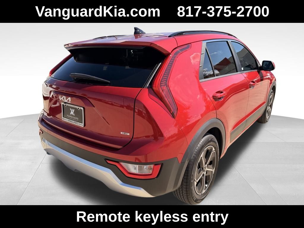 2024 Kia Niro LX photo 4