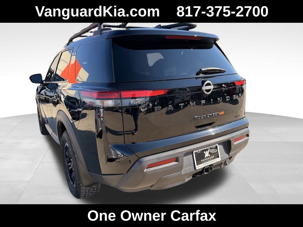 2024 Nissan Pathfinder SV photo 2