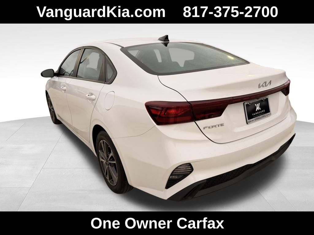 2023 Kia Forte LXS photo 2