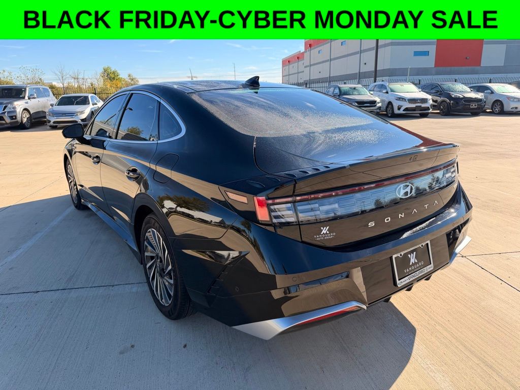 2025 Hyundai Sonata Hybrid Limited photo 2