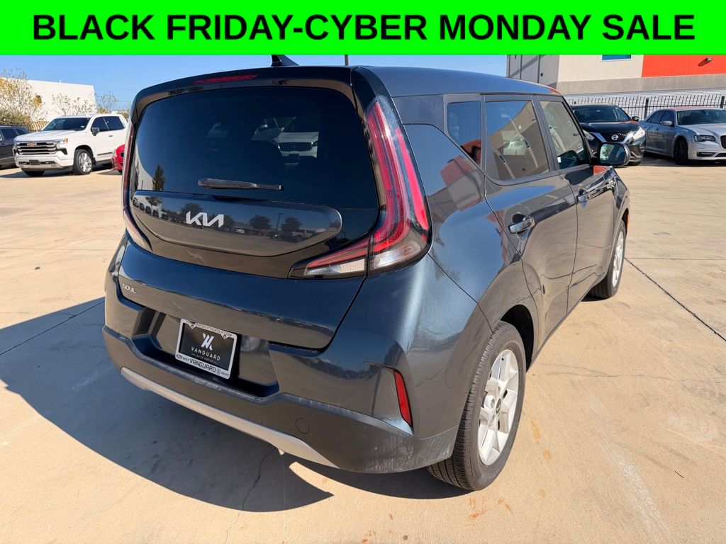 2024 Kia Soul LX photo 3
