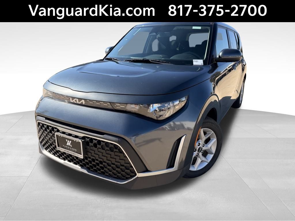 2024 Kia Soul LX's photo