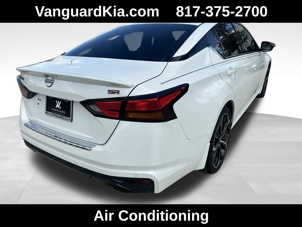 2023 Nissan Altima 2.5 SR photo 4