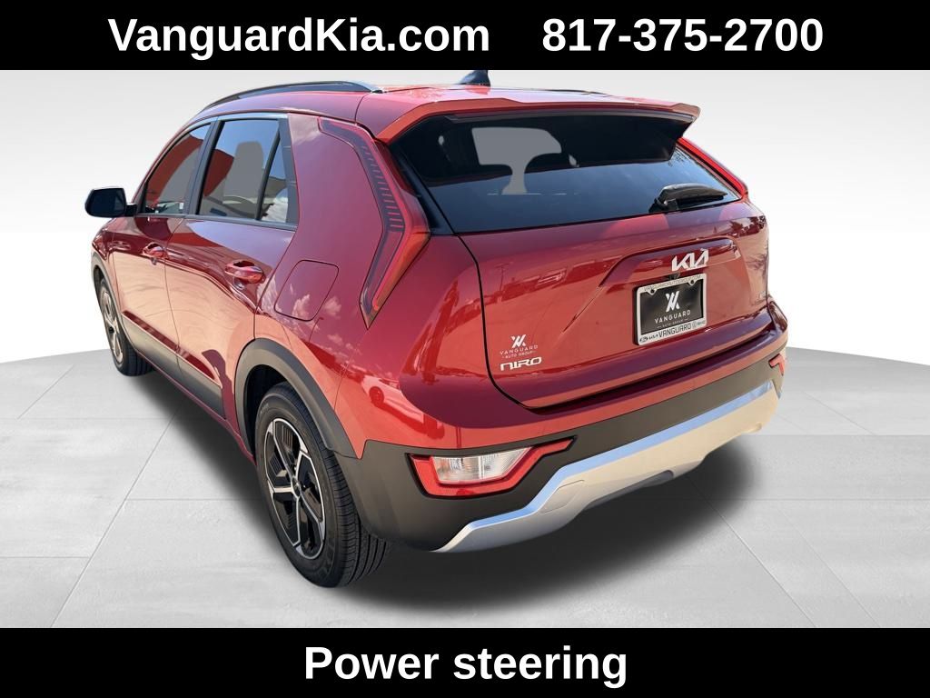 2024 Kia Niro LX photo 3