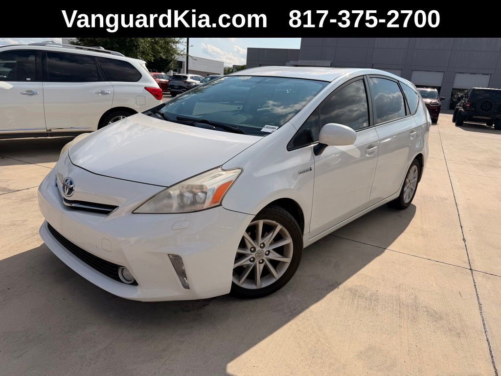 2012 Toyota Prius v Five's photo
