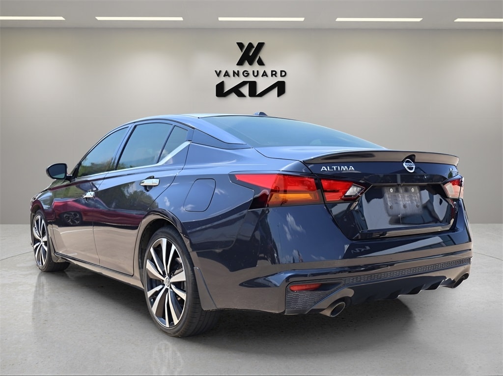 Used 2019 Nissan Altima Platinum with VIN 1N4BL4FV0KC117725 for sale in Arlington, TX