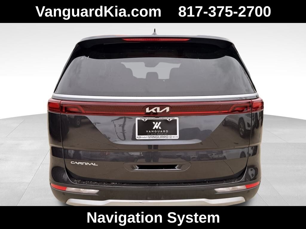 Used 2024 Kia Carnival EX Minivan/Van