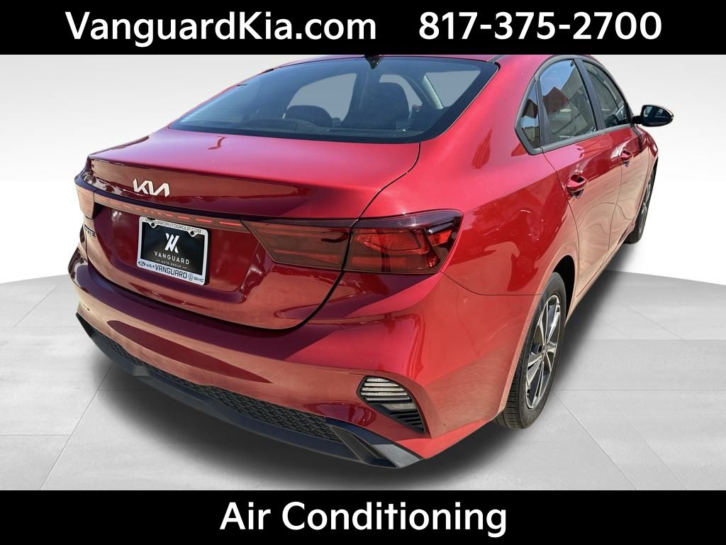 2024 Kia Forte LXS photo 4