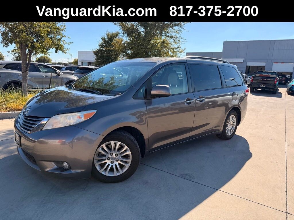 Used 2014 Toyota Sienna XLE 8 Passenger Minivan/Van