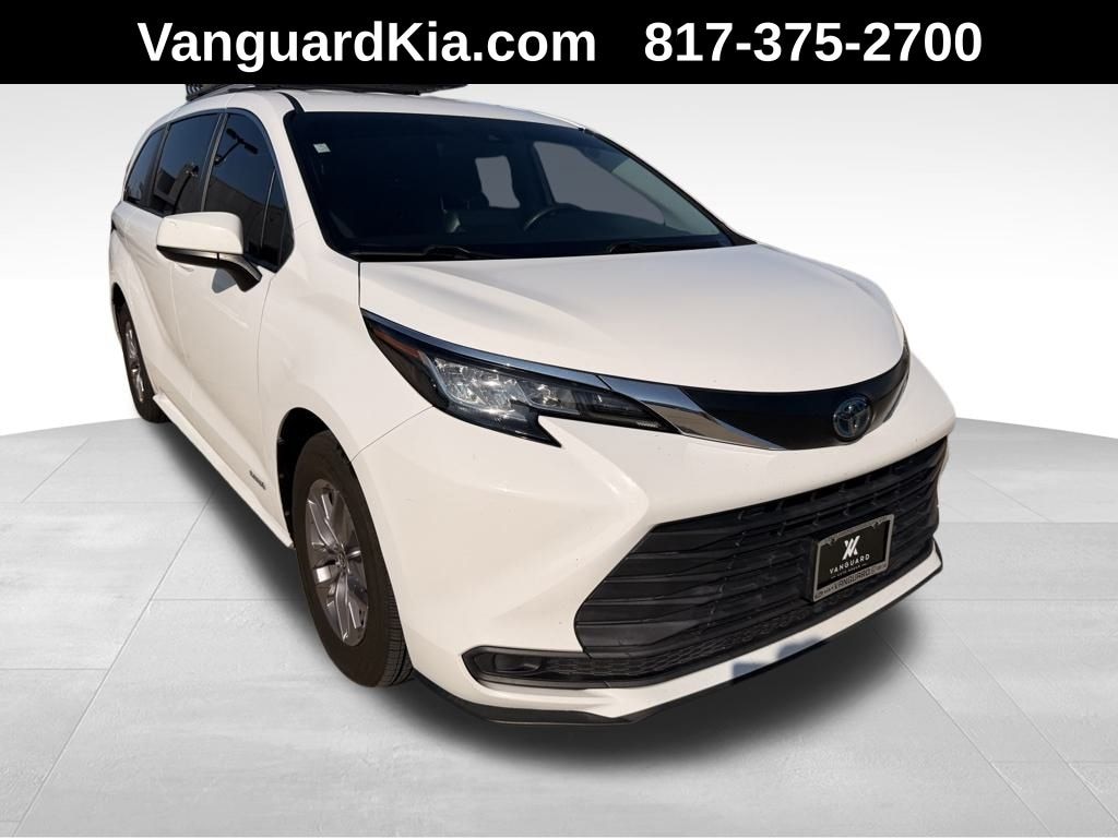 Used 2021 Toyota Sienna LE 8 Passenger Minivan/Van