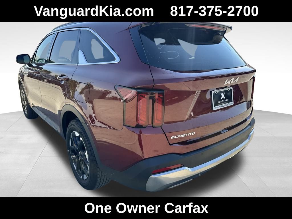 2024 Kia Sorento S photo 2