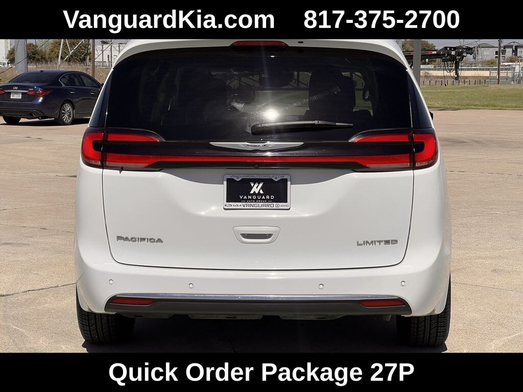 Used 2023 Chrysler Pacifica Limited Minivan/Van