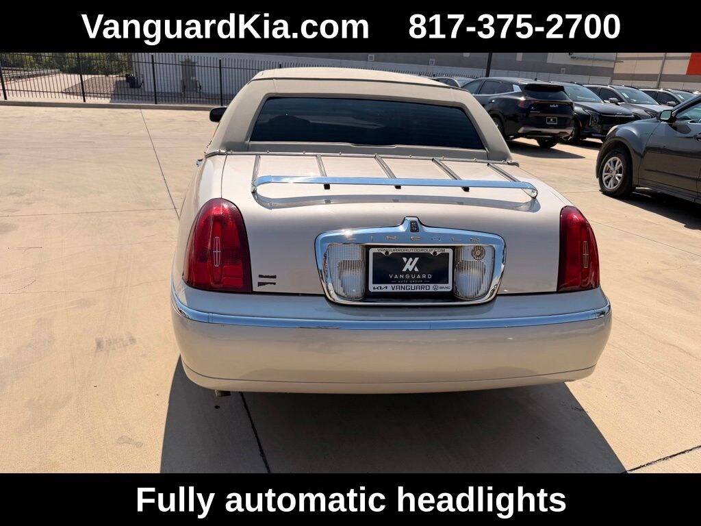 Used 2001 Lincoln Town Car Cartier Sedan