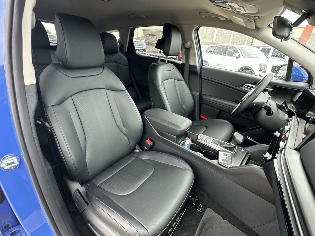 2026 Kia Sportage EX - Photo 25